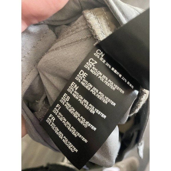 Kuhl Women's Grey Trekr Kapri Outdoor/Hiking Soft Stretch Capri Pants Size 10 - Picture 3 of 14